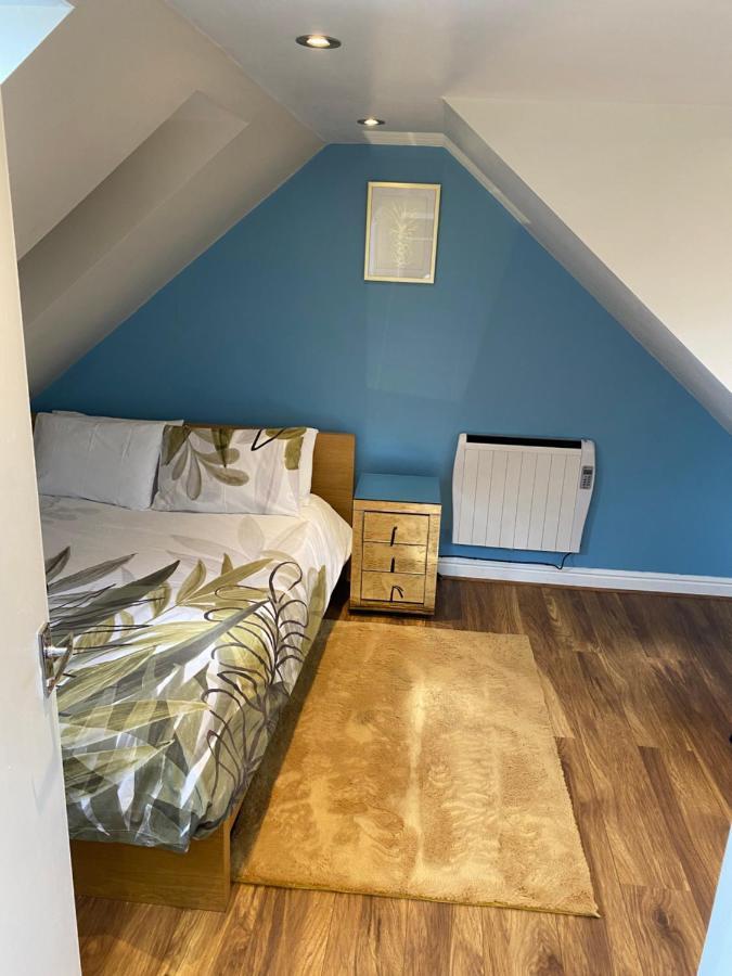 Entire 2-Bedroom Home By Weghomes Rochester  Extérieur photo